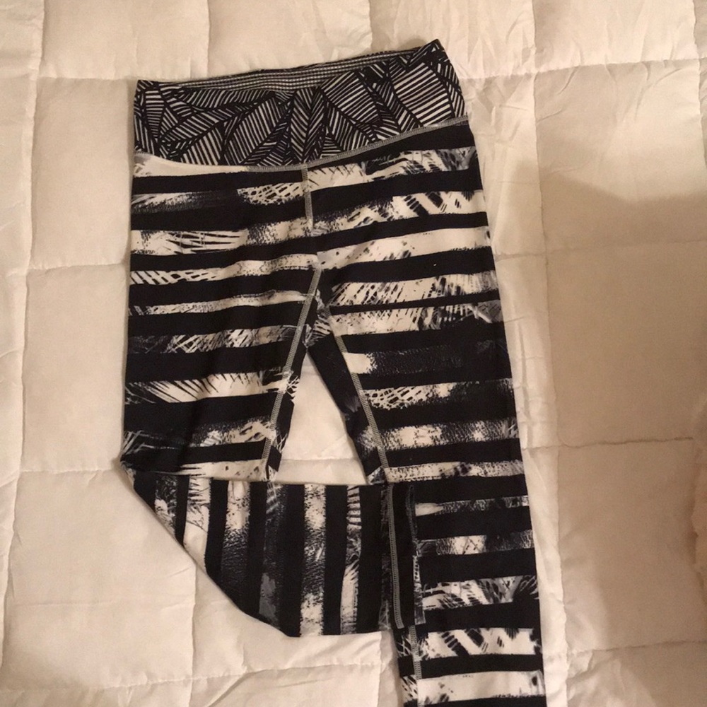 Cropped Lululemon WU leggings